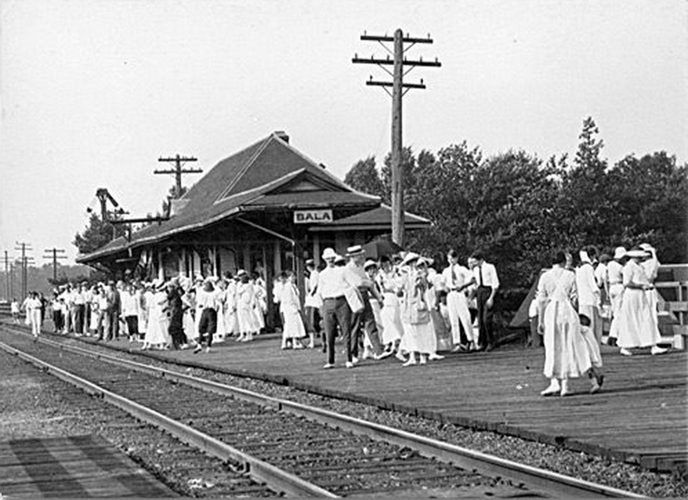 SummerTrainStation1916.jpg