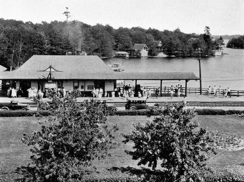bala_summer_stn.jpg